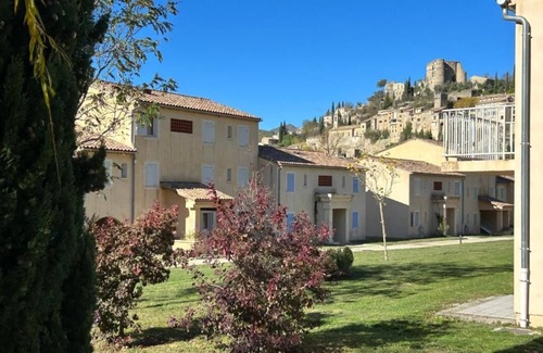 Montbrun-les-Bains Apartamento | Peaceful Retreat with Mountain Views! Kitchen, Outdoor Pool, Pets Allowed