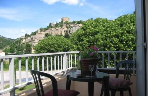 Montbrun-les-Bains Apartamento | Peaceful Retreat with Mountain Views! Kitchen, Outdoor Pool, Pets Allowed