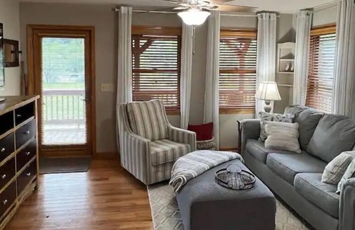 Galax Cabina | Peaceful & Relaxing Creekside Cabin Book 3 Nights Get 1 Night Free Book 7/Get20%