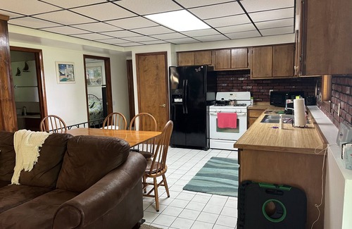 East Leroy Casa | Peaceful & Relaxing Battle Creek Lake House┃Kayaks, Paddle Boards & Fire Pit