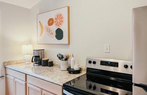 Carver Casa | Peaceful retreat backed up to Oxbow Park