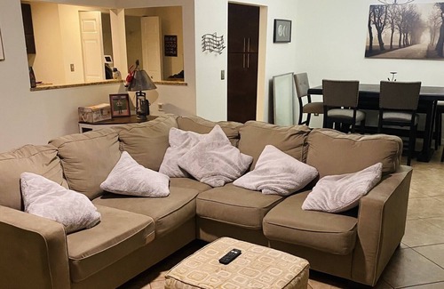 Bloomingdale Casa | Serenity Retreat: Quiet yet close to Tampa and Beaches