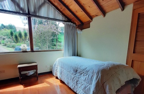 Cajica Casa | Peaceful Retreat in Cajicá-close to Bogotá, with tree house and children's park!