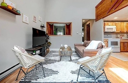 Hidden Valley Casa | Peaceful Retreat in Hidden Valley, PA: Ski Resort, Golf and Trails in Mountain