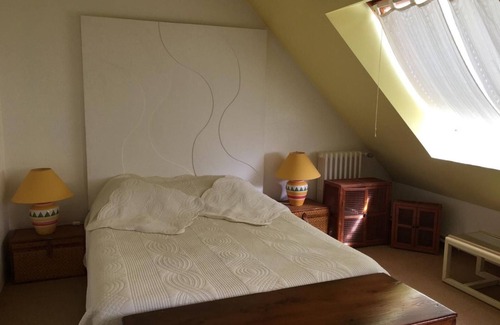 Dureil Cama Y Desayuno | Encantadora casa en el bosque con piscina, cerca de atracciones y fauna local