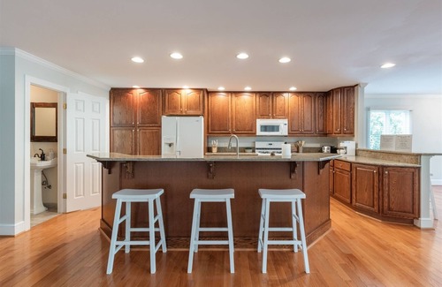 Anderson Casa | Peaceful Retreat -Lakefront | 2 Bed, 2 Bath