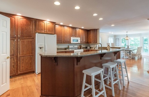 Anderson Casa | Peaceful Retreat -Lakefront | 2 Bed, 2 Bath