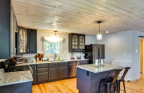 Averill Park Casa | Peaceful Retreat on Burden Lake w/ Deck & Kayaks!