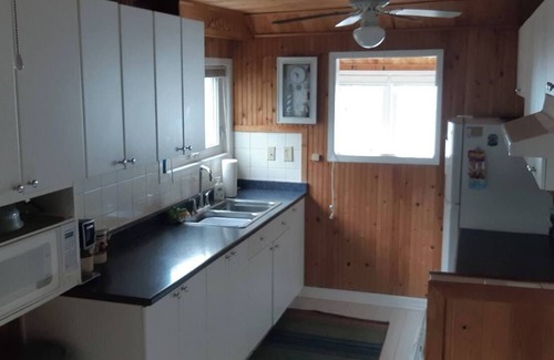 Hamilton Cabaña | Peaceful retreat on the Shores of Lake Erie
