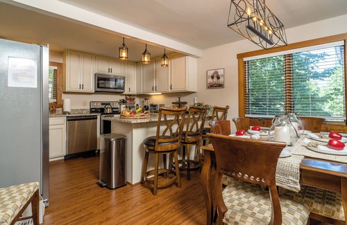 Massanutten Casa | Peaceful retreat with creek and wildlife spotting!