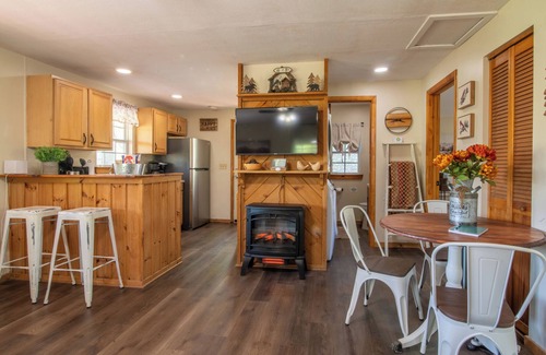 Sylva Casa | Peaceful Ridge Cabin, nestled in the picturesque landscapes of Sylva, North Carolina.