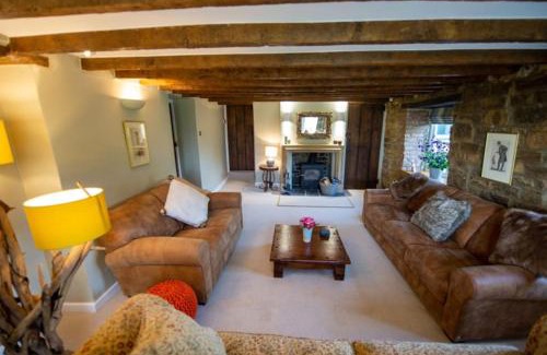 Langport Casa | Peaceful Riverside Five Bed Cottage in Somerset