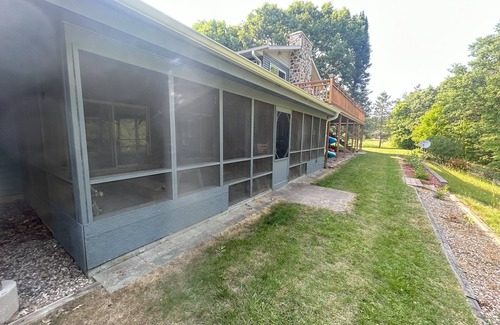 Shawano Casa | Peaceful riverside retreat nestled along the picturesque Wolf River