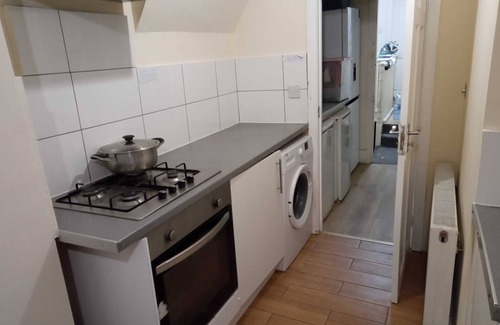 Forest Gate Casa | Peaceful room in a 4 bedroom, 2 bathroom shared house