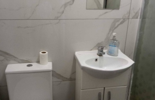 Forest Gate Casa | Peaceful room in a 4 bedroom, 2 bathroom shared house