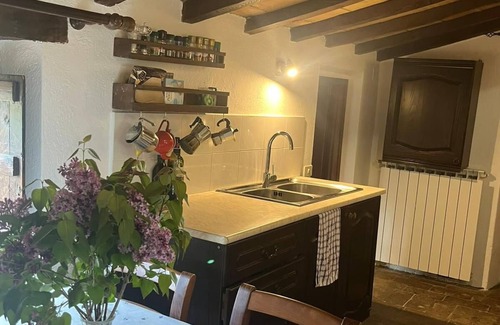 San Leo Bastia Casa | Pacífica casa rústica con impresionantes vistas, piscina privada, jardín y pérgola.