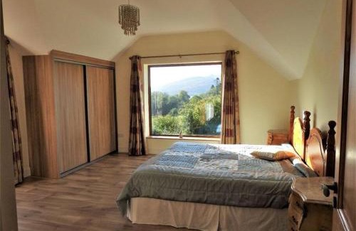 Fivemilebourne Casa | Peaceful, scenic family home