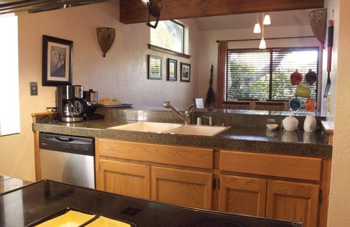 Seabright Condominio | Tranquilo Seahight Townhome Retreat cerca del paseo marítimo y el puerto de yates