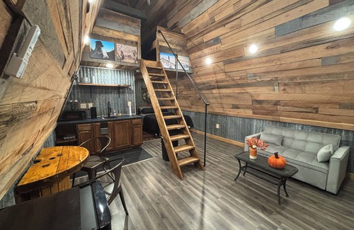 Miller City Cabina | Peaceful secluded cabin located near Horseshoe Lake