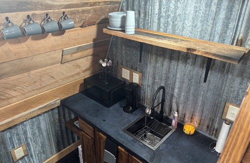 Miller City Cabina | Peaceful secluded cabin located near Horseshoe Lake