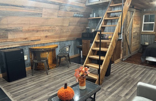 Miller City Cabina | Peaceful secluded cabin located near Horseshoe Lake