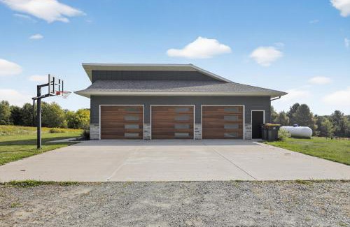 Hamburg Casa | Peaceful Secluded Wausau Retreat home
