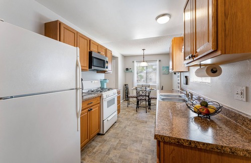 Mira Costa Casa | Peaceful Senior Community Near Beach, Restaurants & Shopping