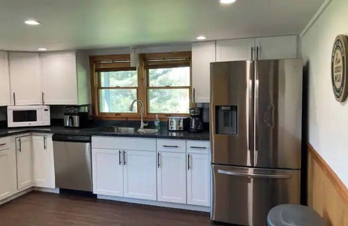 Mainesburg Otro | Peaceful & Serene 120 Acre Mountain Farm Retreat