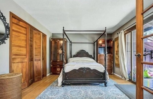 Kelseyville Casa | Peaceful setting on Kelsey creek ideal for artistic families.