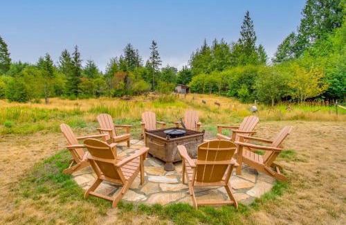Shelton Casa | Peaceful Shelton Home with Spacious Yard and Fire Pit!