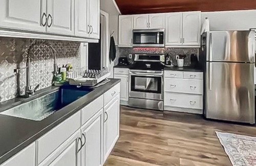 Canyon Lake Cabina | Peaceful Songbird Cabin in Canyon Lake! Only 5 minutes for the lake & river!