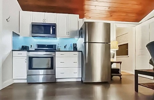 Canyon Lake Cabina | Peaceful Songbird Cabin in Canyon Lake! Only 5 minutes for the lake & river!
