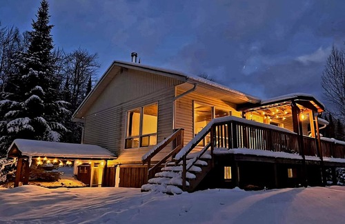 Whitney Casa | Peaceful sound's of nature!!right outside the east gate of Algonquin park .