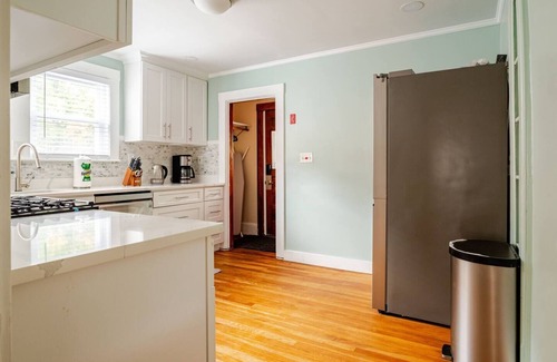 Commonwealth Condominio | Peaceful, Spacious 2BR Condo in Allston Boston, Close to Harvard/BC/BU + Parking
