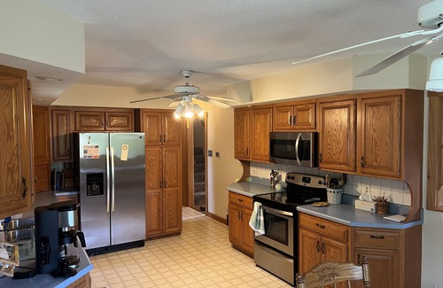 Keosauqua Casa | Peaceful, spacious 4 bedroom house in the country - Gazebo/Pond