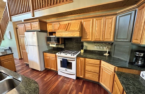 Geneva Casa | Peaceful- SPIRE, GOTL, Wine Country, Beach