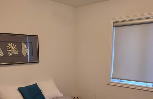Beamsville Casa | Peaceful stay in a quiet, centrally located townhome in the heart of Lincoln.