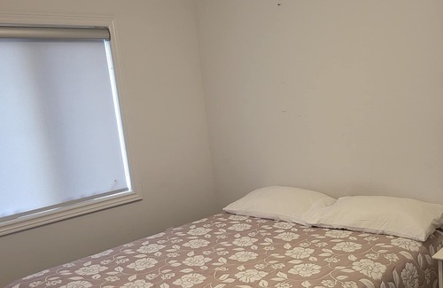 Beamsville Casa | Peaceful stay in a quiet, centrally located townhome in the heart of Lincoln.