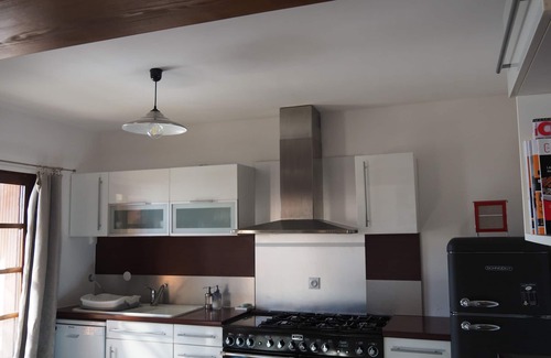 Egat Chalet De Esquí | Peaceful stay in the heart of a mountain village, with views of the Pyrenees.