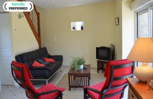 Isigny-le-Buat Casa | Peaceful Stay near Lake
