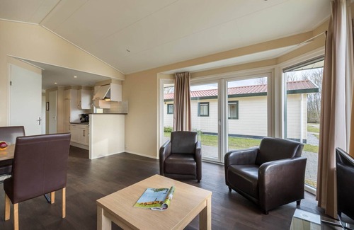 Gasselternijveen Chalet De Esquí | Casa móvil moderna cerca del agua