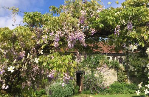 Somerton Casa | Peaceful stone barn conversion in Somerset
