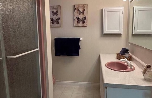 Eugene Apartamento | Peaceful studio close to town - Only 20 minutes to U of O!