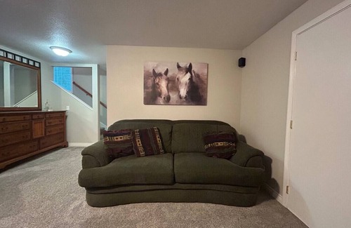 Eugene Apartamento | Peaceful studio close to town - Only 20 minutes to U of O!