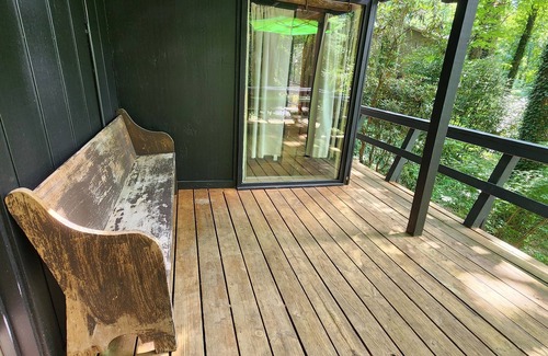 Lake Toxaway Cabina | Peaceful studio with WiFi in Lake Toxaway,North Carolina hot tub.
