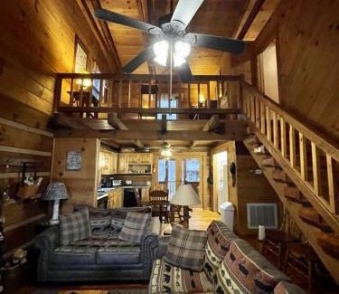 Tellico Plains Casa | Peaceful Tellico View Home with Private Hot Tub
