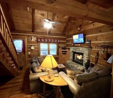 Tellico Plains Casa | Peaceful Tellico View Home with Private Hot Tub