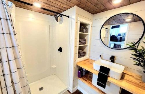 Apple Valley Casa | Peaceful Tiny Home with private deck-fire pit-bbq