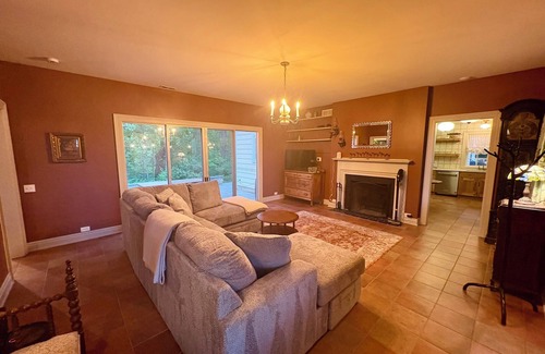 Fox Valley Cabaña | Peaceful two bedroom cottage. Scenic and secluded but conveniently located.