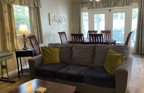 Sorrento Casa | ￼ Peaceful Two Bedroom Guest House near Wekiva River and State Parks ￼